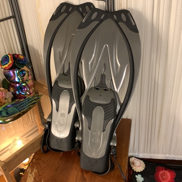 NWOT Flippers - Picture 2 of 4